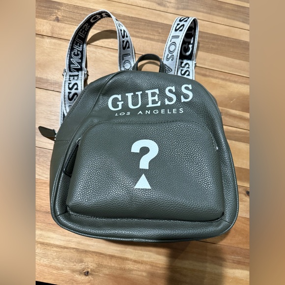Guess mini backpack - Picture 1 of 3